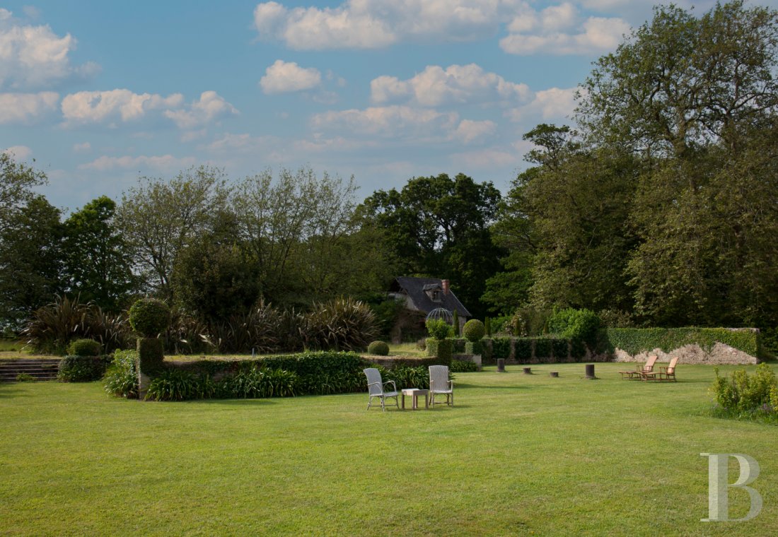 A chateau embodying a range of centuries in the Cotentin, to the south of Valognes - photo  n°30